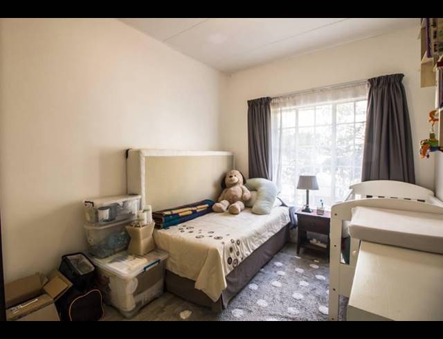 2 BEDROOM TOWNHOUSE RENTED IN NORTH RIDING